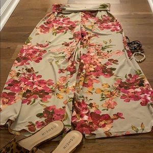 5/$20 Floral palazzo pants